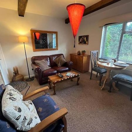Cosy Private Accommodation In Corsham, Near Bath Buitenkant foto