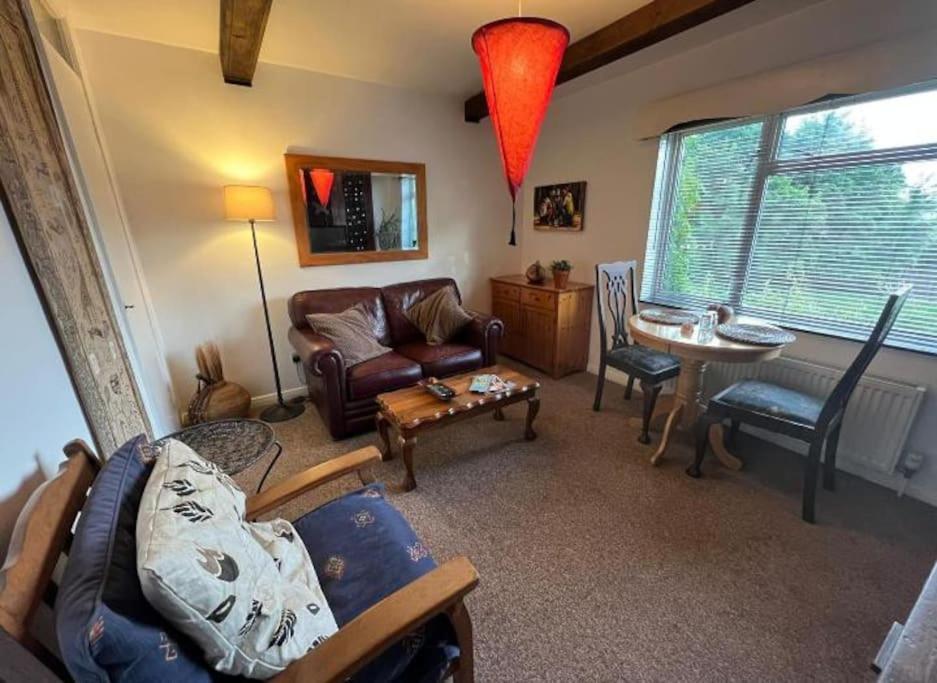 Cosy Private Accommodation In Corsham, Near Bath Buitenkant foto