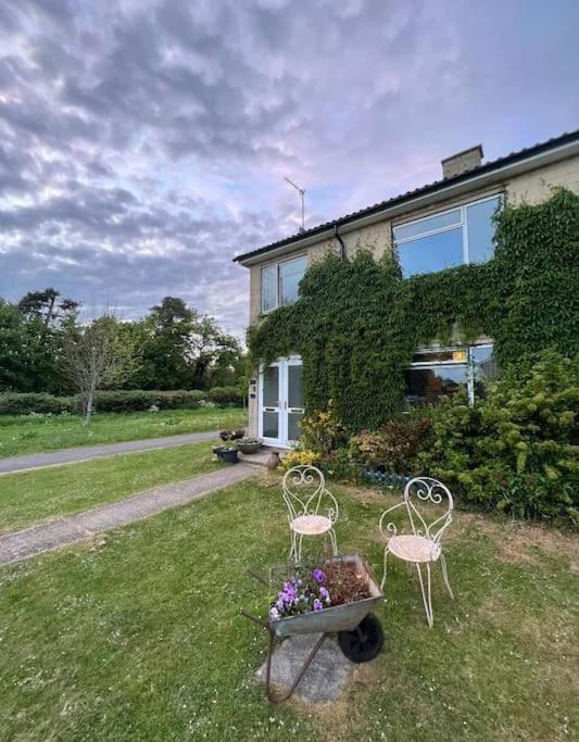 Cosy Private Accommodation In Corsham, Near Bath Buitenkant foto